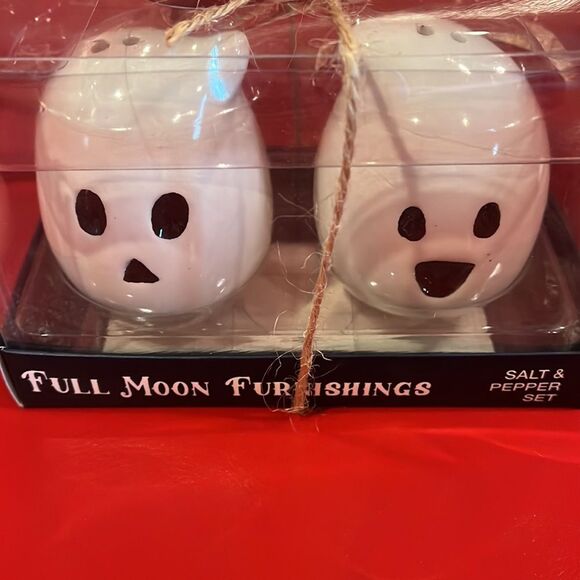 NIP ghost salt and pepper shakers - Picture 2 of 2